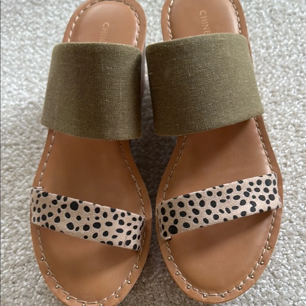 Chinese Laundry Green and Tan Wedge Sandals with Platform Design